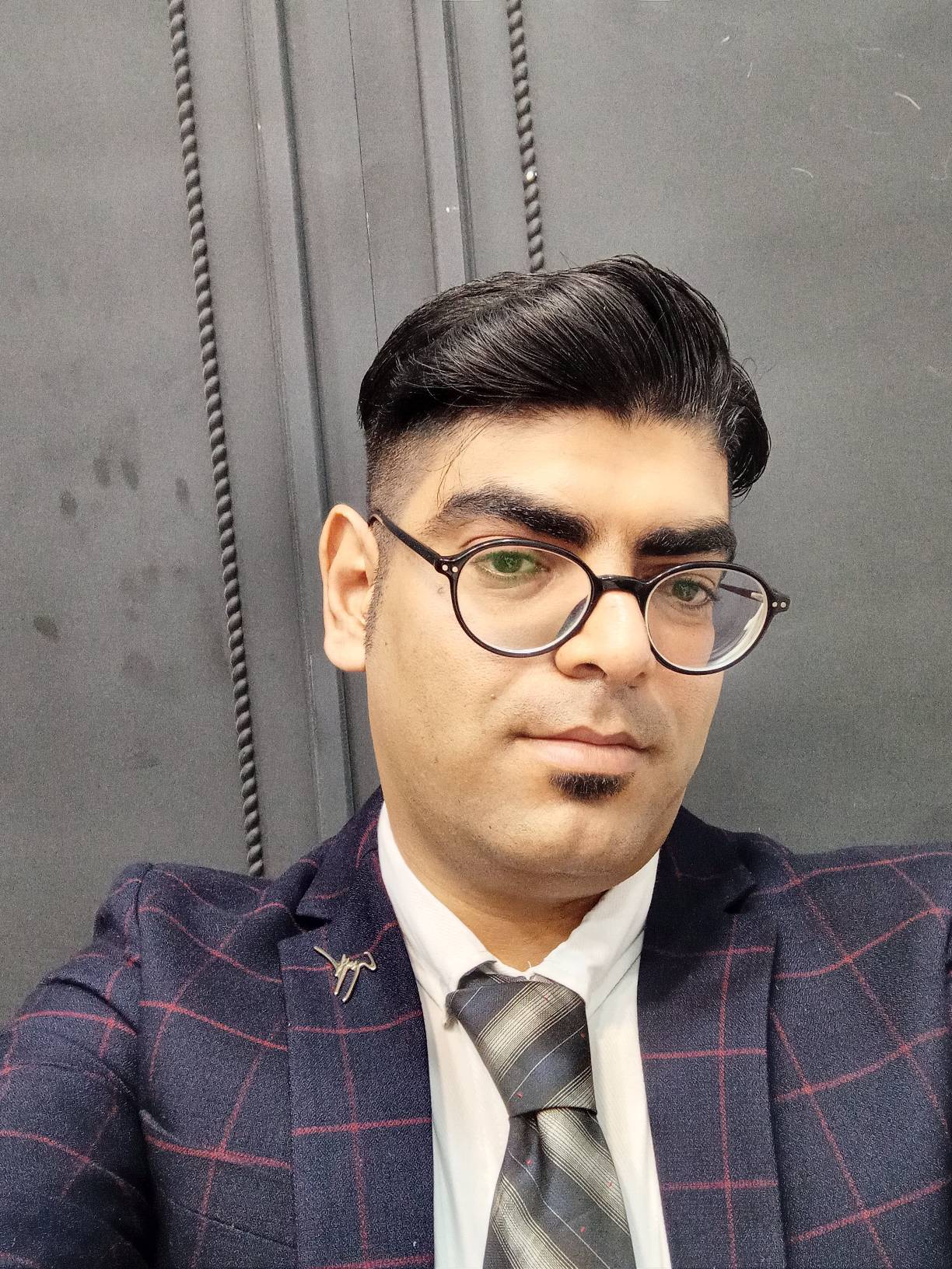 عباس جمالی نژ/profile-img.jpg